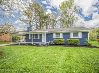 5513 Stoneleigh Rd, Knoxville, TN 37912