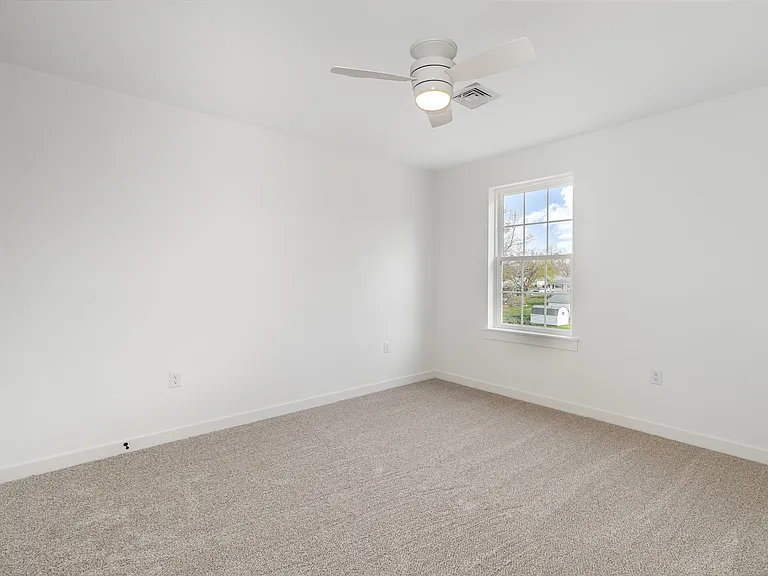 315 Pelham Ct — Photo 23
