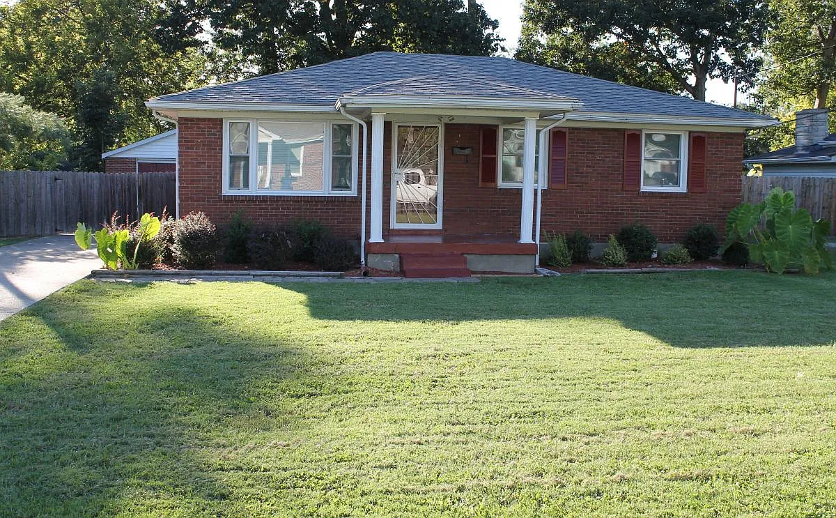 3 bed, 1000 sqft, $1,400 — Photo 1