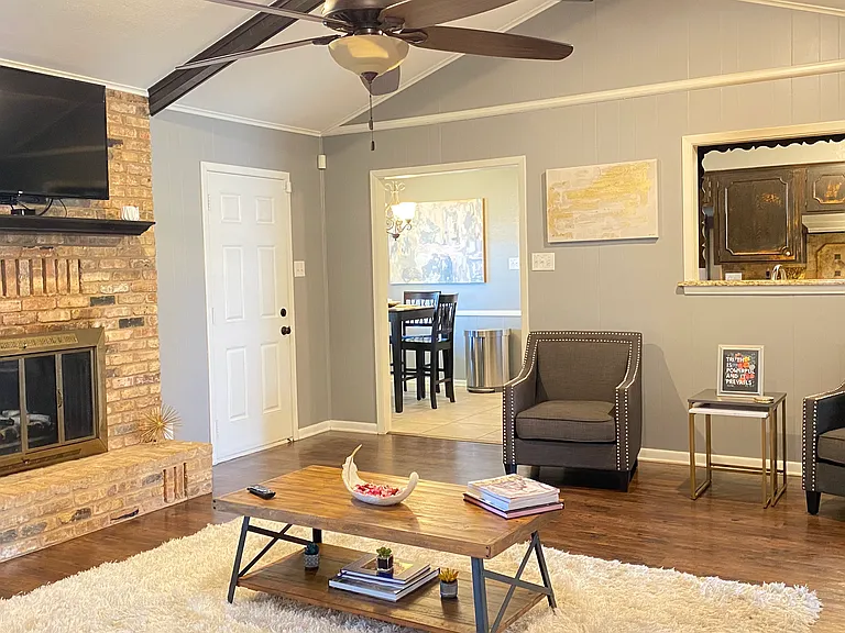7504 Hollyoak Dr — Photo 8