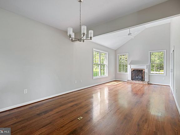 2nd image of 100 Selbourne Ct