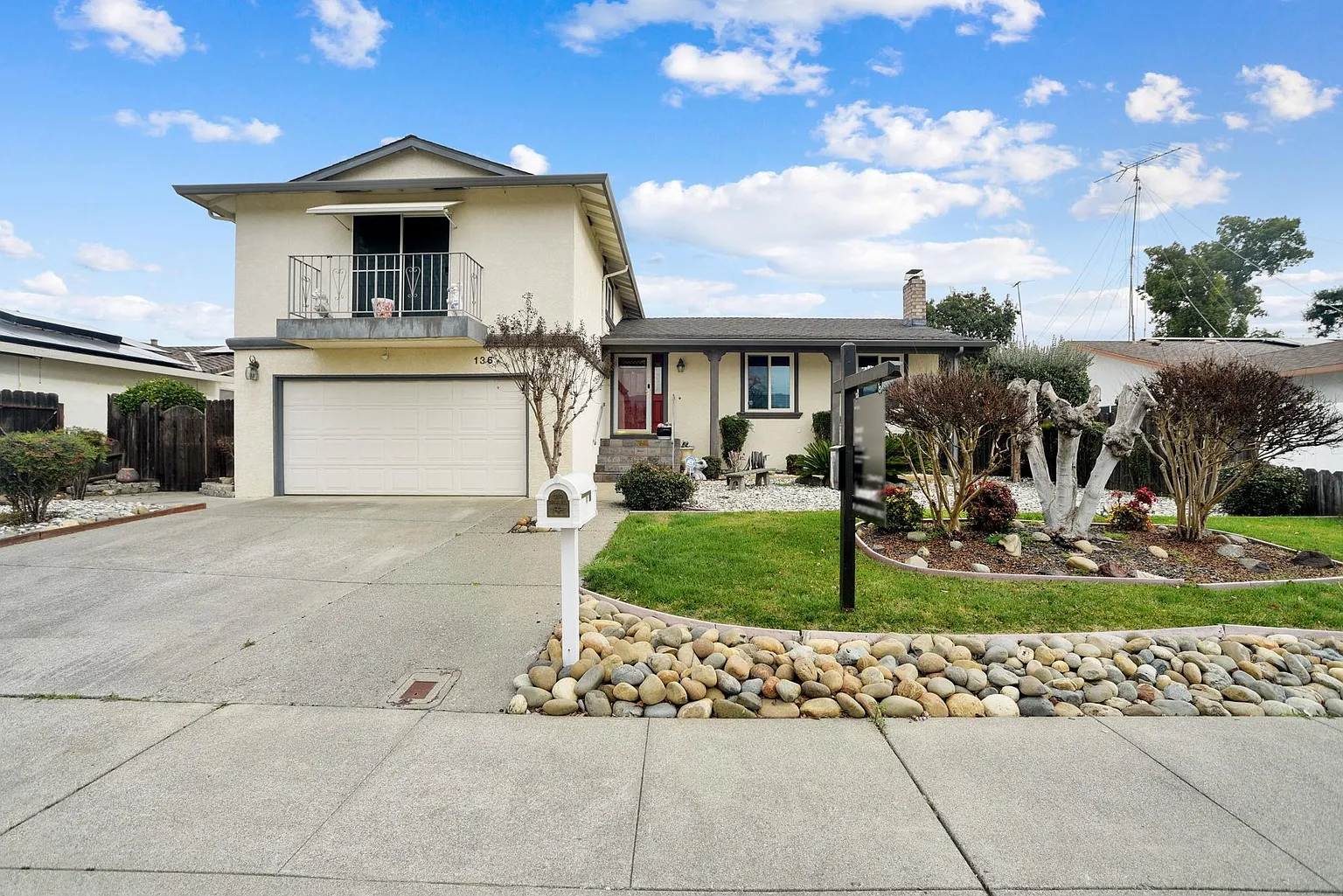 136 Marco Ln photo 1