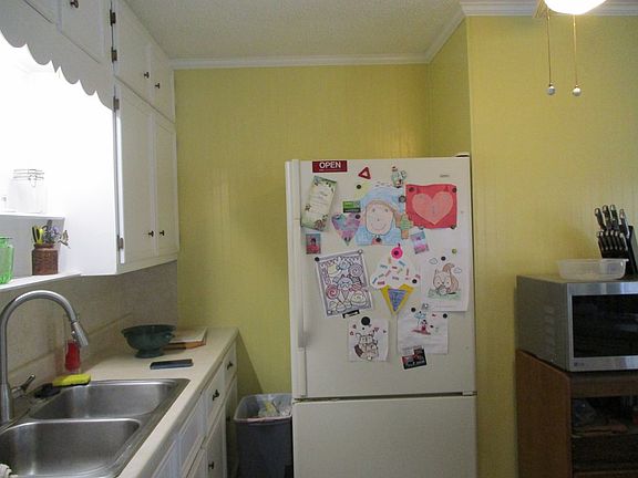 5th image of 402 Westland Ave