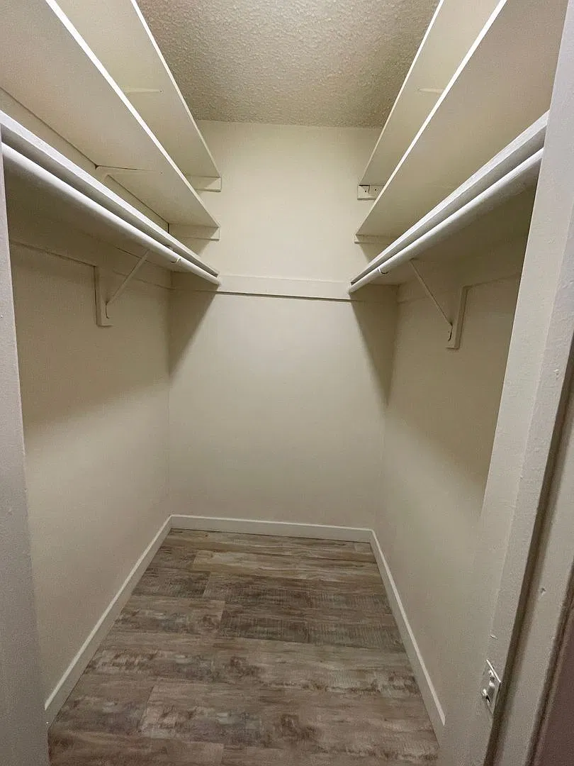 25 Navy Street — Photo 3
