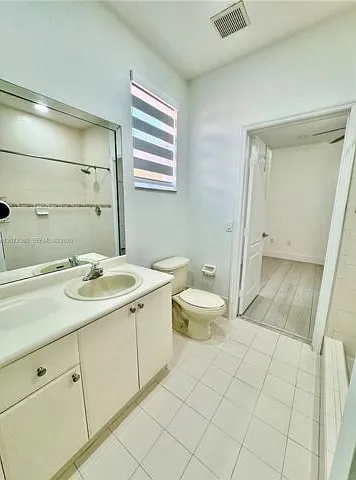 3 bed, 2.0 bath, 2039 sqft, $3,800 — Photo 2