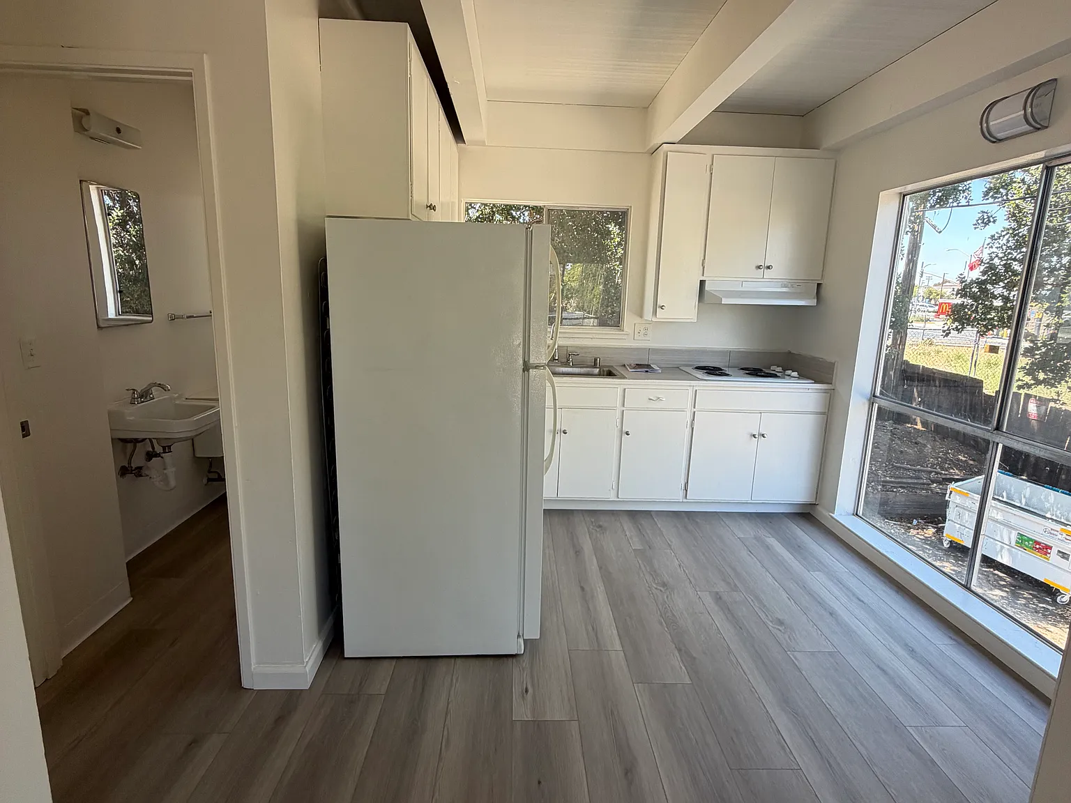 2 bed, 1.5 bath, 900 sqft, $3,500 — Photo 1