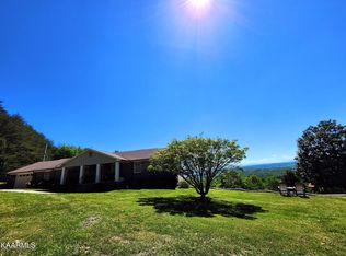 390 Ridgewood Rd, Harriman, TN 37748