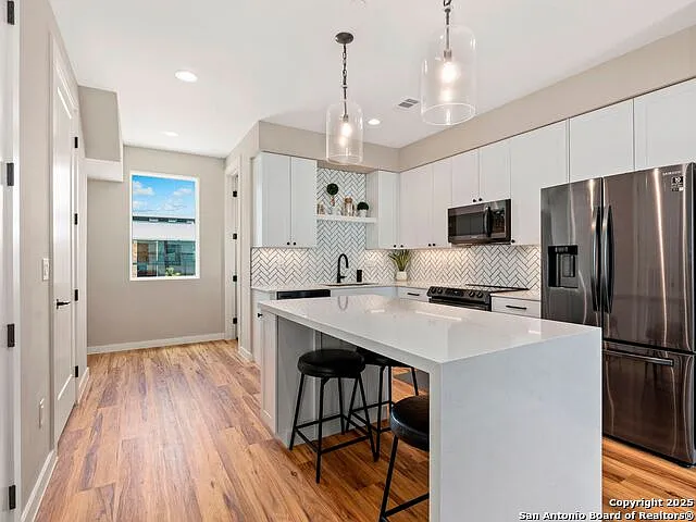 2 bed, 2.5 bath, 1456 sqft, $2,200 — Photo 4