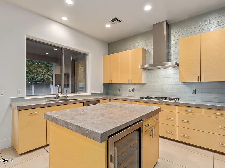 7479 E Sunnyvale Dr — Photo 5