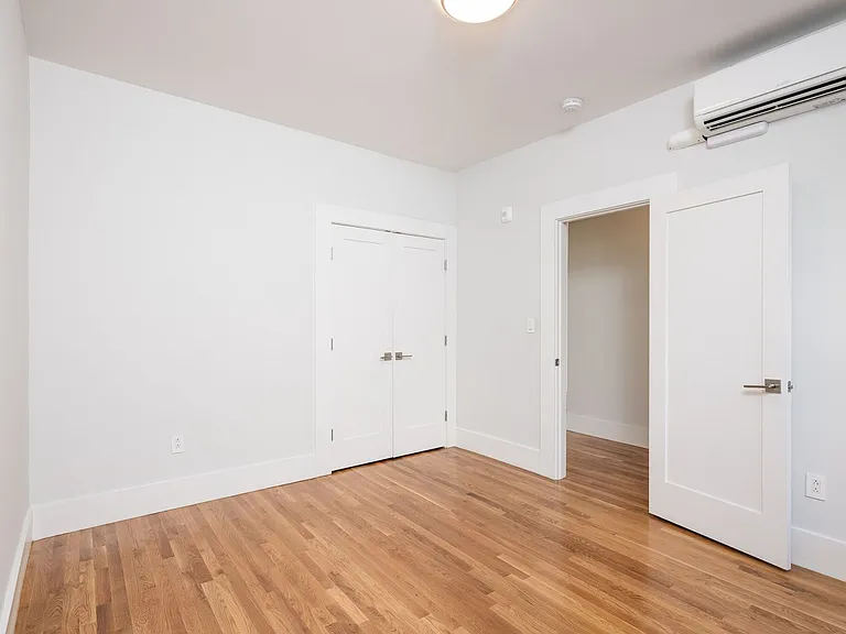1000 Commonwealth Ave #32 — Photo 2