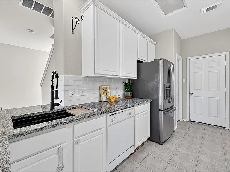 16855 Carrollton Creek Ln — Photo 8