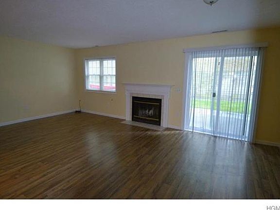 4th image of 67 Winding Brook Dr