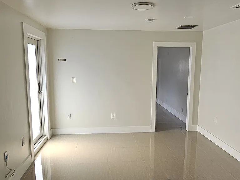 9840 Colonial Dr — Photo 14