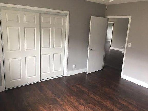 5th image of 4621 SW 42nd Ave