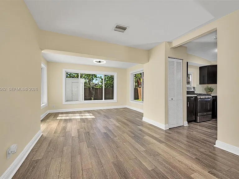 3524 SW 14th St — Photo 24