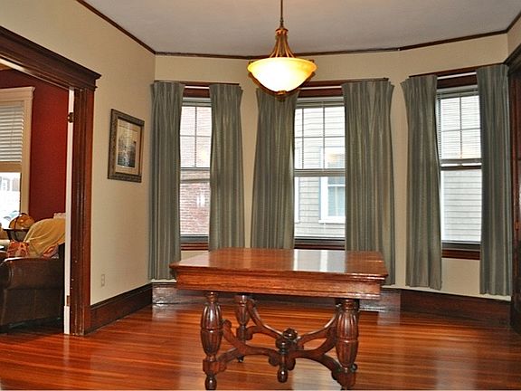 5th image of 39 Waldemar Ave #1