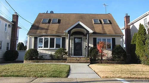 367 Columbus Pkwy Photo 1