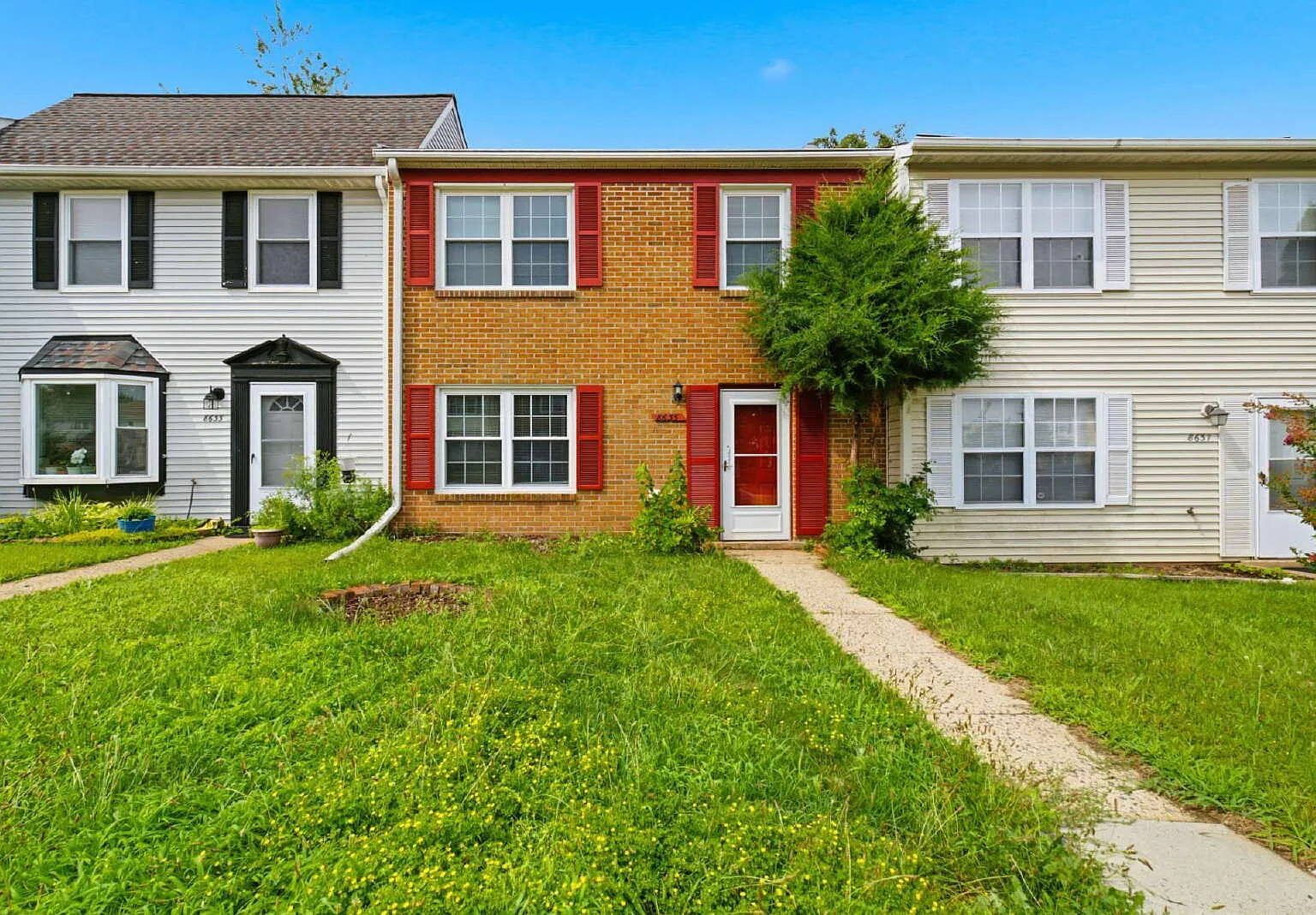 3 bed, 2.5 bath, 1232 sqft, $2,300 — Photo 2