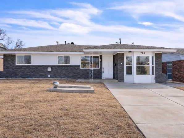 764 SW 3rd St, Moore, OK 73160