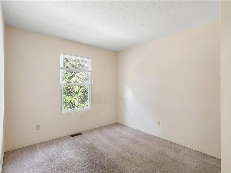 151 Clover Valley Cir — Photo 12