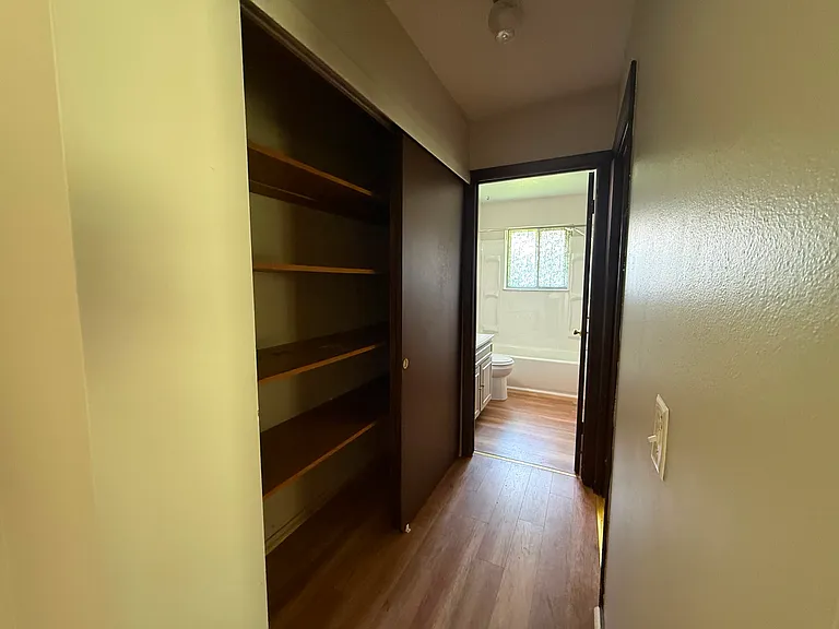 215 N 2nd St #B — Photo 14