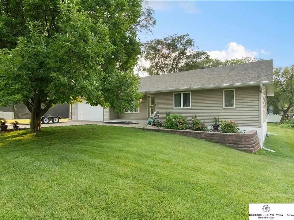 1st image of 5512 N 81st St