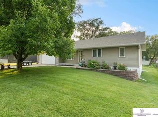 5512 N 81st St, Omaha, NE 68134