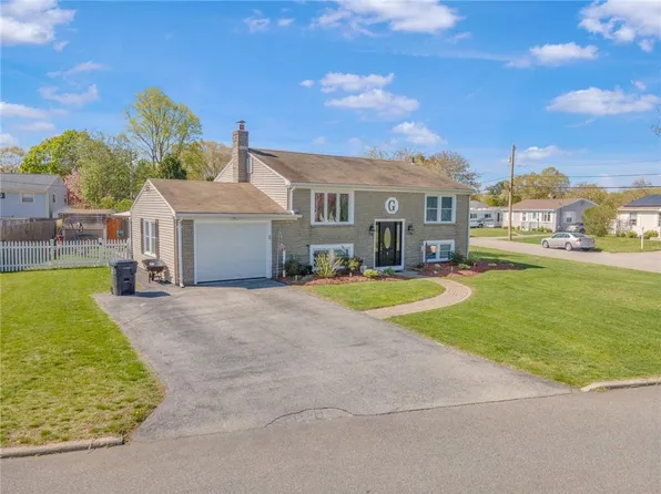 1 Pinehurst Rd, Riverside, RI 02915