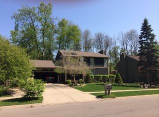 1210 Ascot Pl, Haslett, MI 48840