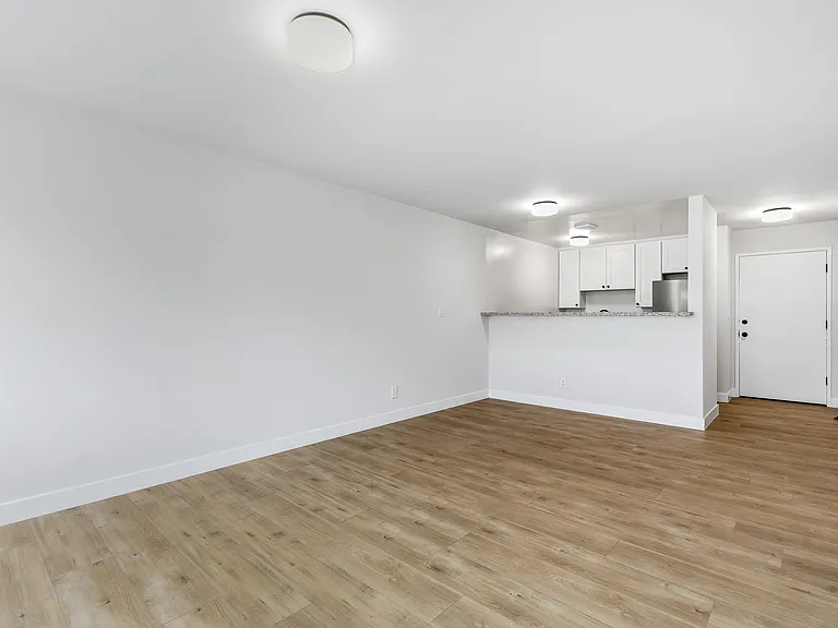 1922 S Hobart Blvd #6 — Photo 11