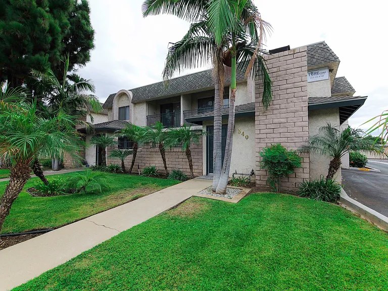 316-356 W. Meda Ave. Glendora CA. 91741 — Photo 16