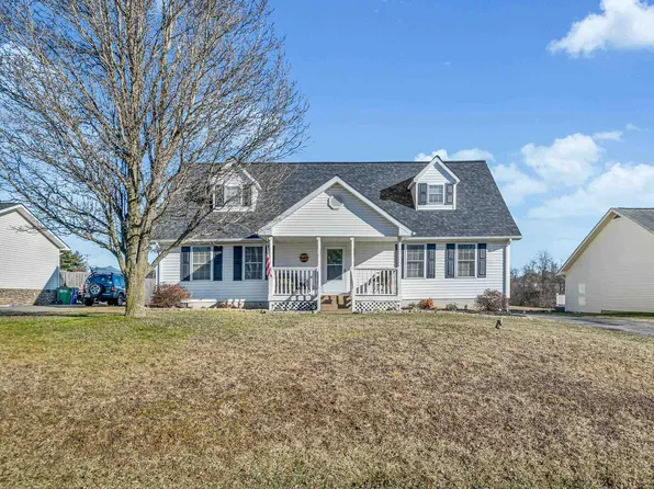 1685 Forelmont St, Christiansburg, VA 24073