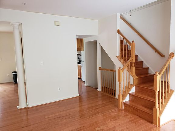 3rd image of 13622 Valley Oak Cir