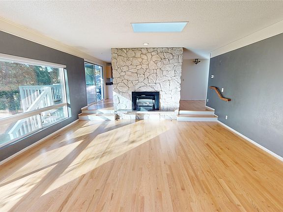 2nd image of 11520 93rd Avenue SW