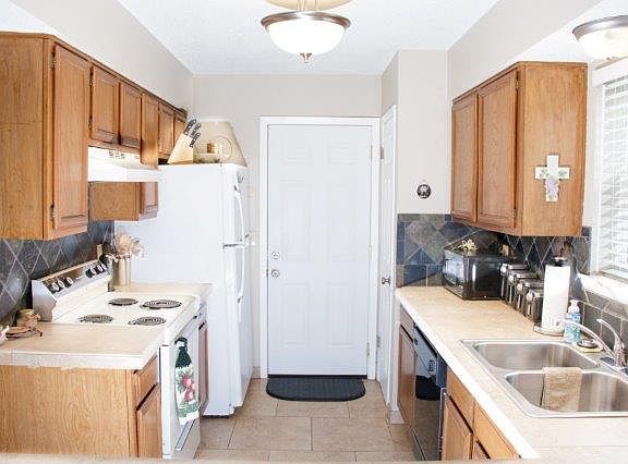 4th image of 2818 Meadow Park Dr