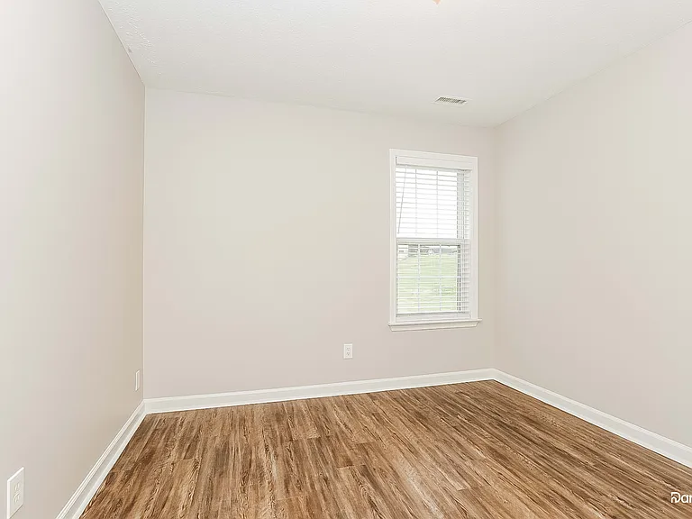 4413 Winton Dr — Photo 11