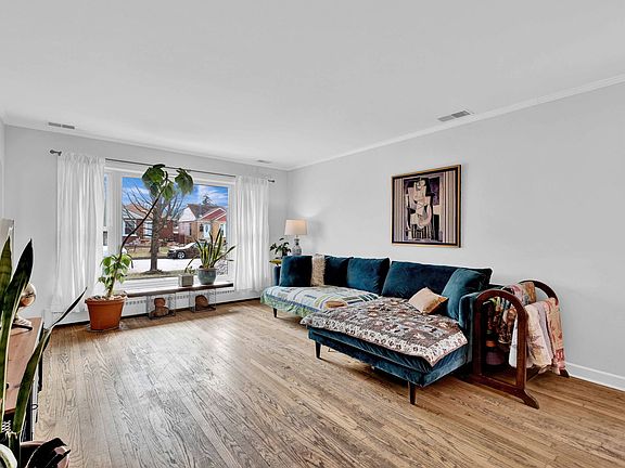 4th image of 7818 Babb Ave