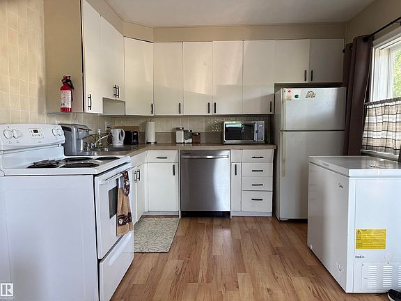 4th image of 4901 53rd Ave