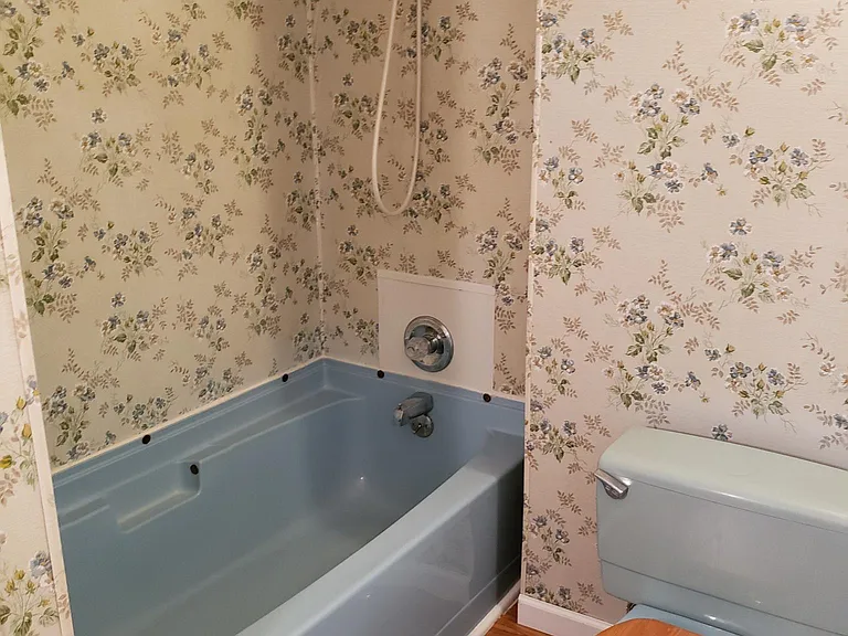 507 W Buttles St — Photo 12