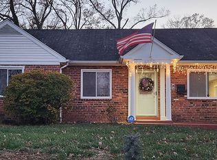 4022 Gallows Rd, Annandale, VA 22003