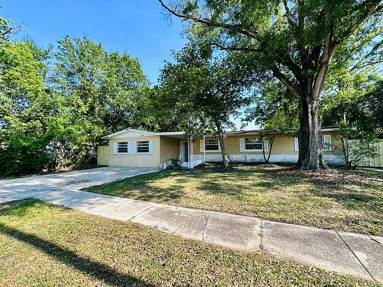6650 Pinnochio Dr — Photo 1