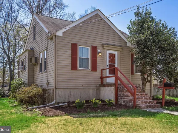 28 W Center Ave, Maple Shade, NJ 08052