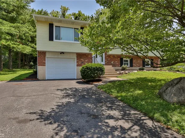 635 Beechwood St, Emmaus, PA 18049