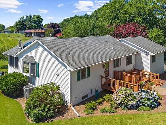 5th image of 224 Tockwogh Dr