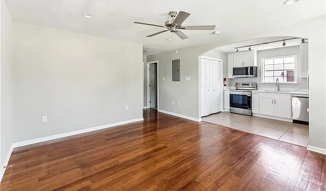 3118 Spain St — Photo 4