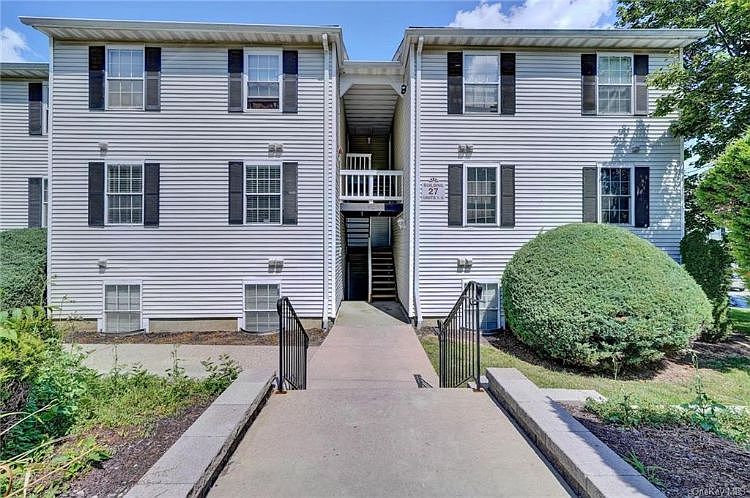 1st image of 27 Lexington Hl Unit 4