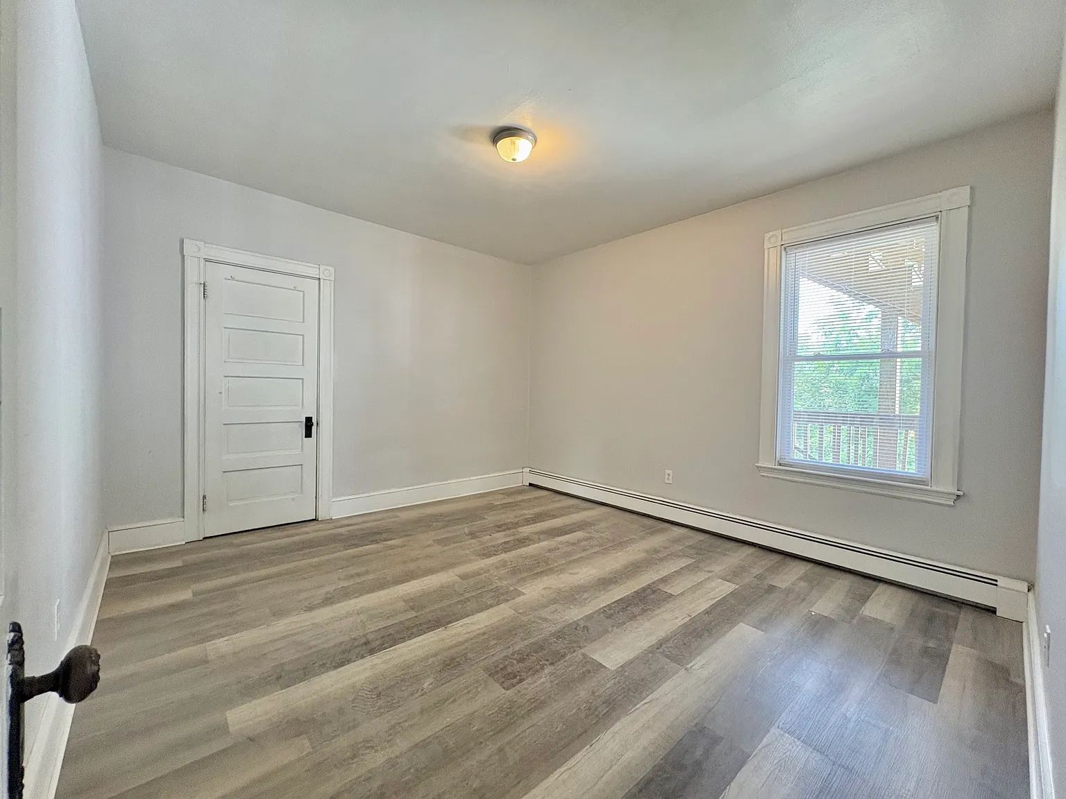 4 bed, $1,800 — Photo 3