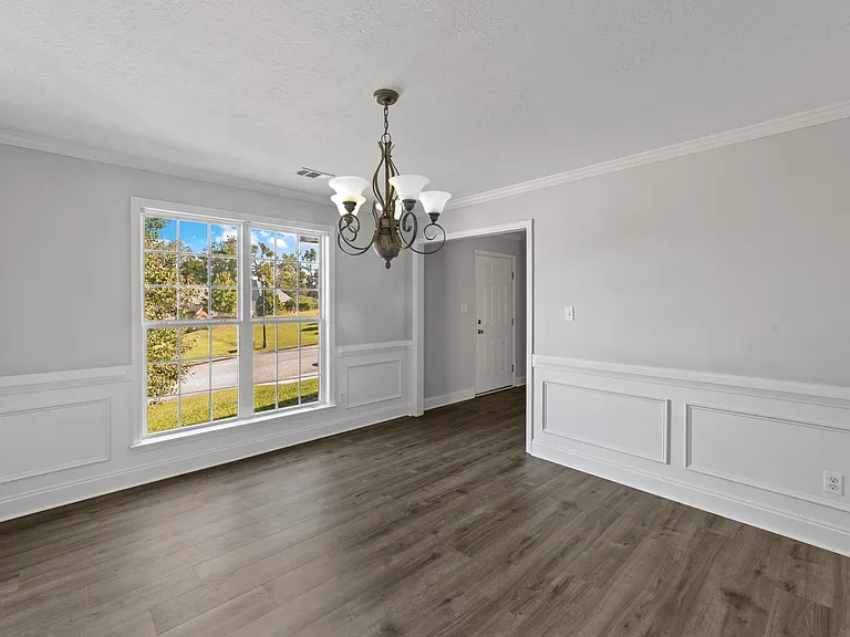609 Brighton Cir — Photo 8