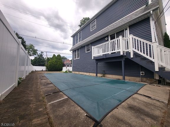 2nd image of 997 Broad St