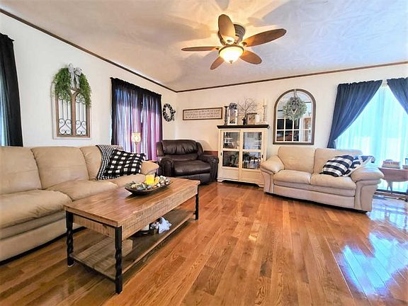3rd image of 106 Bernard Ave